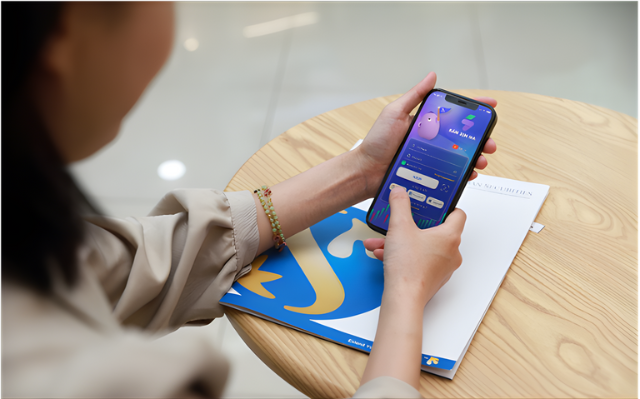 App giao dịch San Xin Ha của Chứng khoán Shinhan hỗ trợ cho nhà đầu tư trẻ